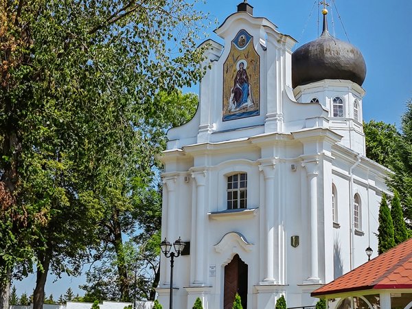 Духовные места Беларуси: Жировичский монастырь и церковь в Сынковичах - фото 1