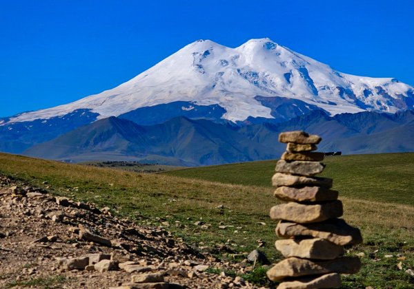 Эльбрус и Чегет, поляна Нарзанов, водопад Азау и ущелье Адыр суу
