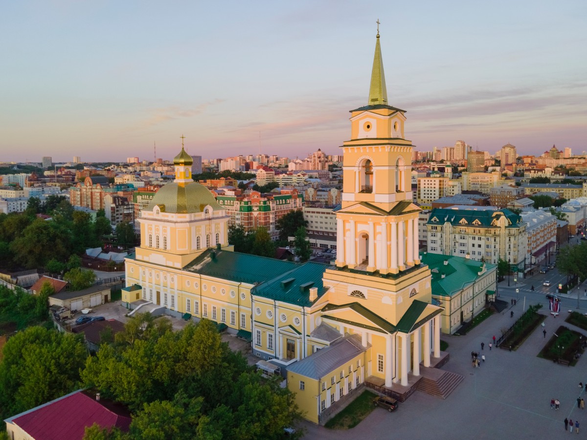 Пермь, город на Каме: металлургический лад, купеческий дух и современный арт