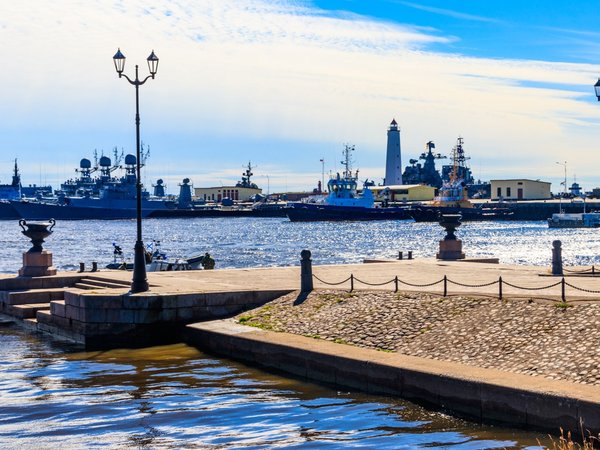 Кронштадт в небольшой группе: знакомство с городом-островом