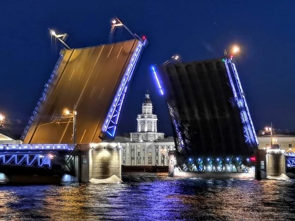 Петербург по-царски: ночная прогулка на кораблике - фото 2
