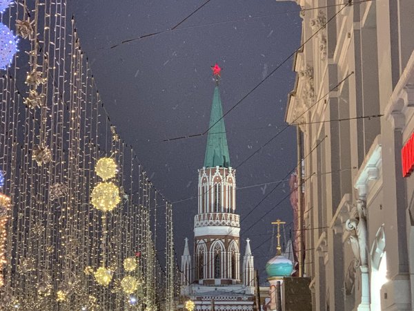 Пешком по страницам истории Москвы: персональное погружение в тайны Кремля и легенды авиации - фото 4