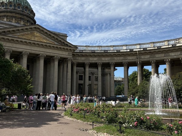 Трансфер из аэропорта + экскурсия по блистательному Петербургу - фото 1