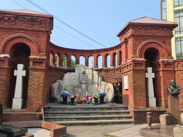 Авторская экскурсия по Армянскому кладбищу в Москве
