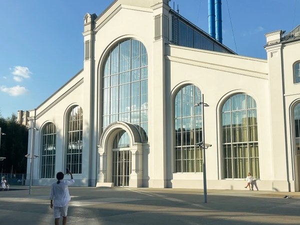 Футуризм против историзма
