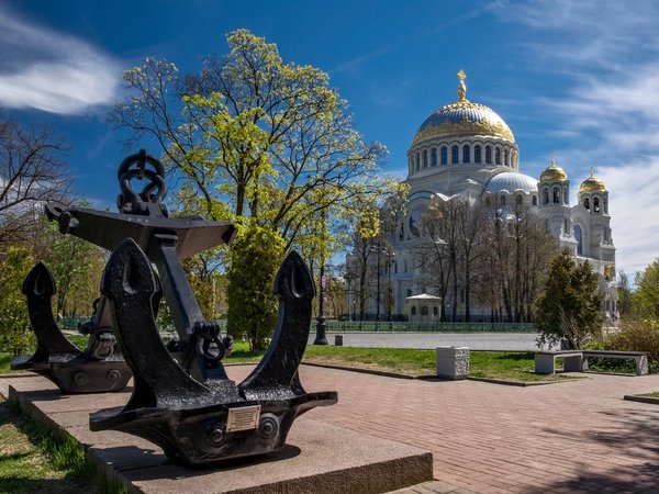 Кронштадт и Нижний парк в Петергофе: автобусная экскурсия