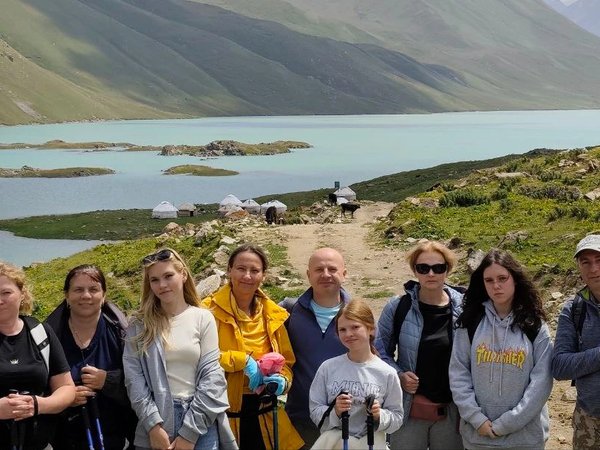 6 озёр и каньоны Кыргызстана в мини-группе: тур с треккингами, конными прогулками и мастер-классом