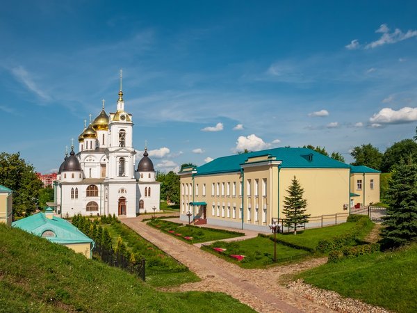 Ваше путешествие по Дмитрову — и во времени (на вашем авто)