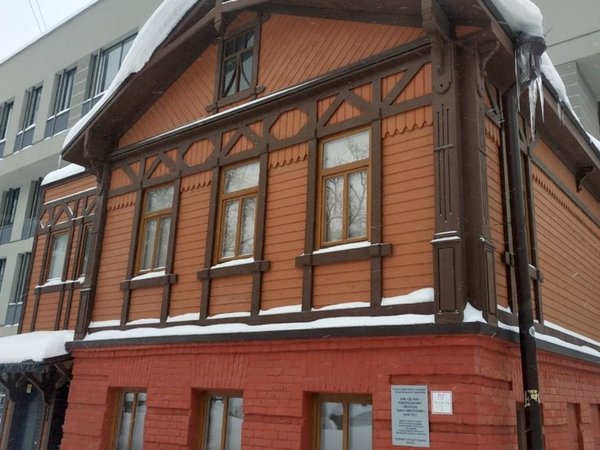 Прогулка по улице Ульянова: революционеры, душевнобольные и гении - фото 1