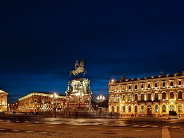 История фонарей в Петербурге