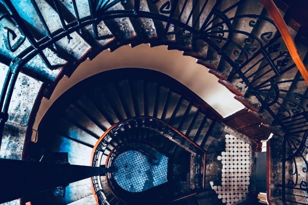 Фото экскурсии - Питер Романтиков: дворы, парадные, крыша и коммуналка Довлатова - 12