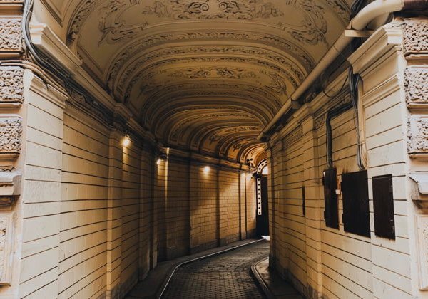 Питер романтиков: дворы, парадные и виды с крыши - фото 4