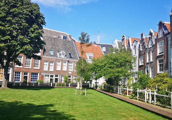 Лучший день в Амстердаме пешком 2 часа, музей Ван Гога 1,5 , круиз 2 часа - фото 1