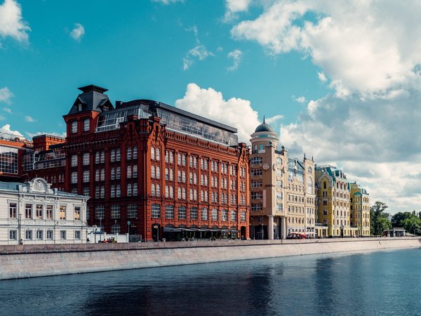 Пречистенская набережная. Новая жизнь Старой Москвы - фото 1