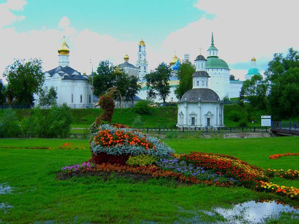 Сергиев Посад: возле стен монастырских - фото 2