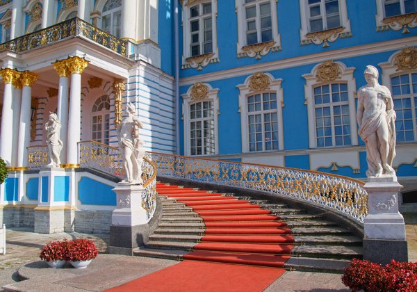 Обзорная экскурсия по Санкт-Петербургу и Петергофу на минивене