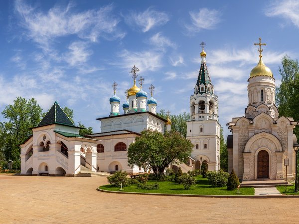 Возрождённые святыни Истринского края — из Москвы