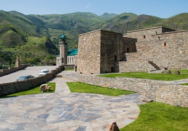Экскурсионный тур по Аргунскому ущелью в компании горца