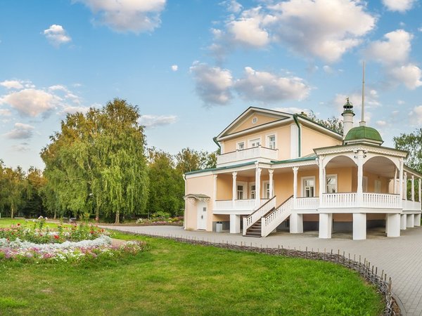 «Эта улица мне знакома»: Константиново, Рязань и Спас-Клепики