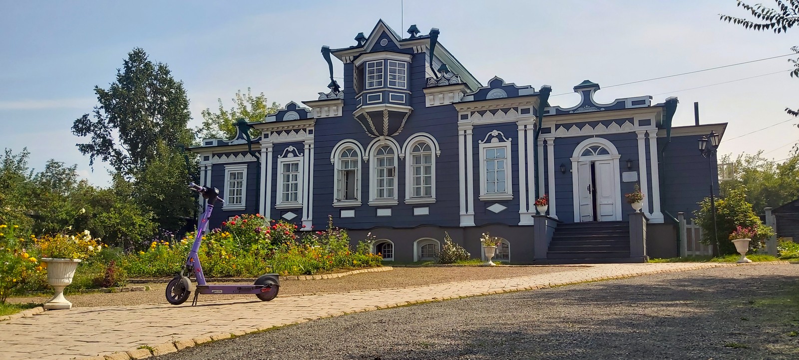 На самокатах — по улицам Иркутска