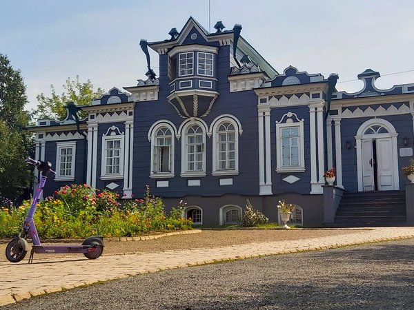 На самокатах — по улицам Иркутска