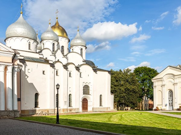 Групповая экскурсия из Пскова в Великий Новгород