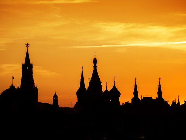 Москва — обязательно к просмотру (на легковом авто с гидом-водителем) - фото 1