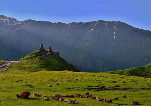 Вглубь  Казбега