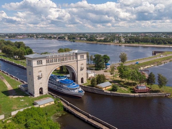 Энергия воды: Углич и Волга (из Москвы)