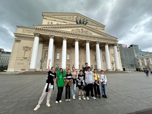 Театральная площадь для детей — фонтан впечатлений! - фото 1