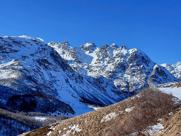 В снежную Верхнюю Балкарию на новогодние праздники: треккинг налегке с проживанием в гостинице - фото 4