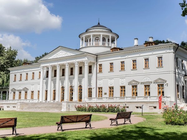 Из Москвы — в Остафьево, Подольск и Дубровицы - фото 1