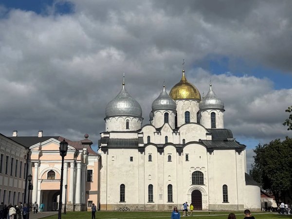 Новгородская Русь: кремль, монастырь и деревянная сказка - фото 1