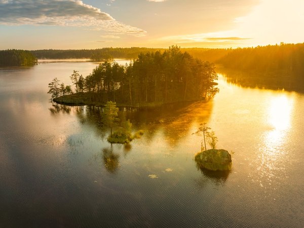 Золотой закат в Ладожских шхерах: прогулка на катере