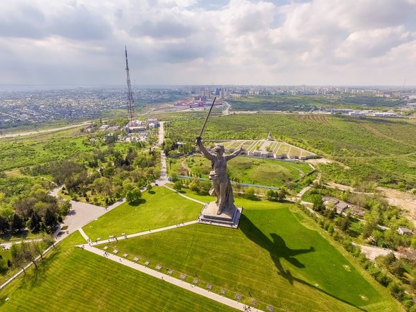 В город-герой Волгоград на День Победы: путешествие на поезде из Москвы - фото 1