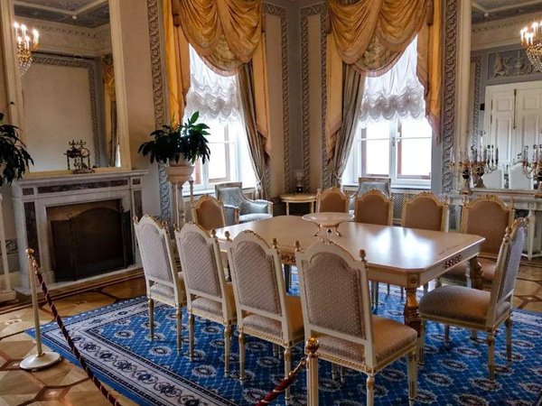 Из Петербурга — в Константиновский дворец в группе - фото 4