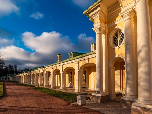 Петергоф, Александрия и Ораниенбаум — групповая автобусная экскурсия - фото 2
