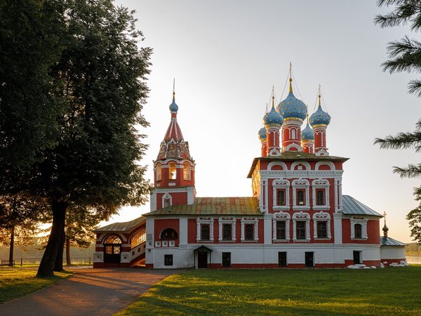 Колоритный Углич: от кремля до кацкарей (на вашем авто) - фото 2
