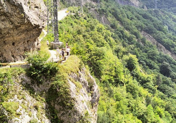 Экскурсия по маршруту Верхняя Балкария-Голубые озера-горячие источники - фото 1