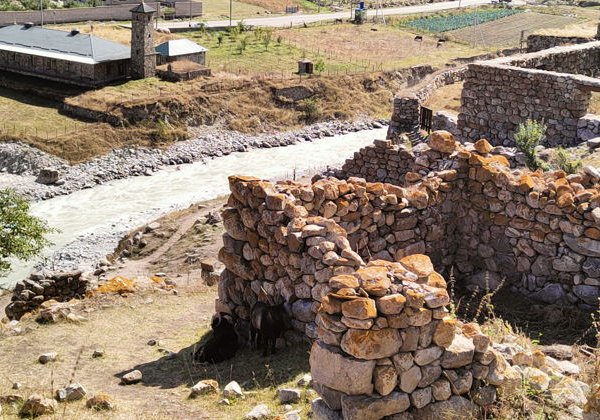 Экскурсия по маршруту Верхняя Балкария-Голубые озера-горячие источники - фото 4