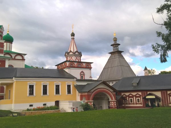 Из Москвы — в Звенигород, древний город среди сосновых холмов - фото 3