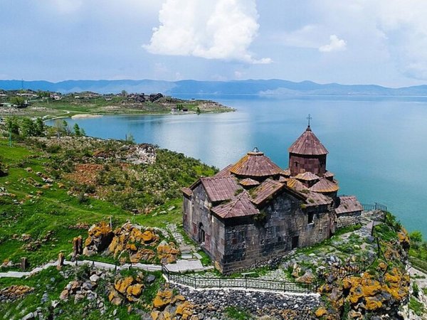 Горная Армения: Севан, Норатус, караван-сарай Селима и Джермук - фото 3