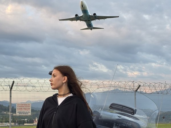 Мото-трансфер из Сириуса к самолётам: крылья над головой - фото 1