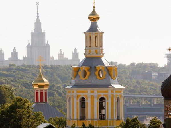 Изразцовые чудеса столицы: по храмам Москвы