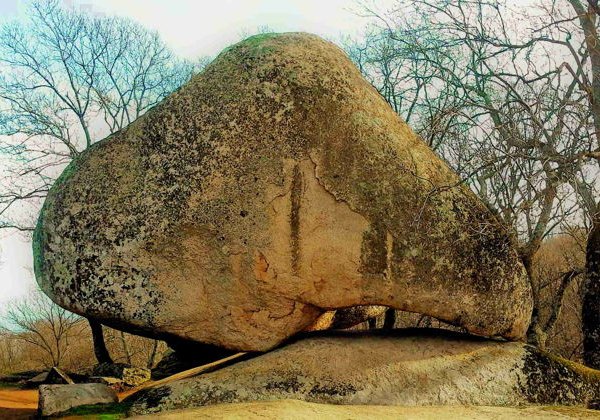 Архитектурные чудеса и загадочные дольмены - фото 1