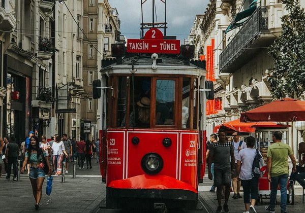 Почувствуйте уникальность города: Пешеходная прогулка по Стамбулу - фото 3