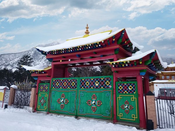 Бурятский Байкал: треккинги, священные места и термальные источники - фото 1