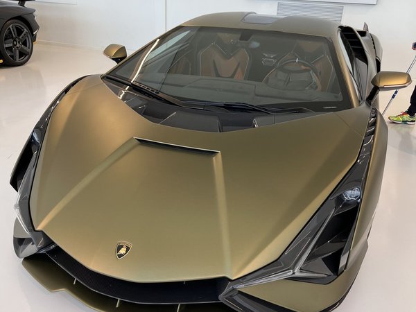 Музей Lamborghini в Болонье: от мечты к мощи - фото 3