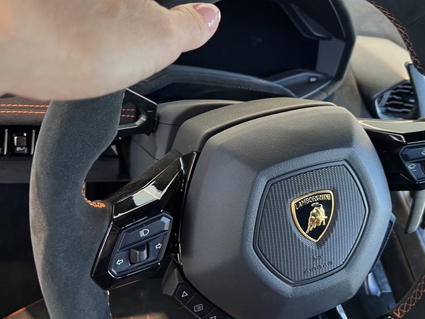 Музей Lamborghini в Болонье: от мечты к мощи - фото 2