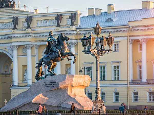 Символы Петербурга для всей семьи